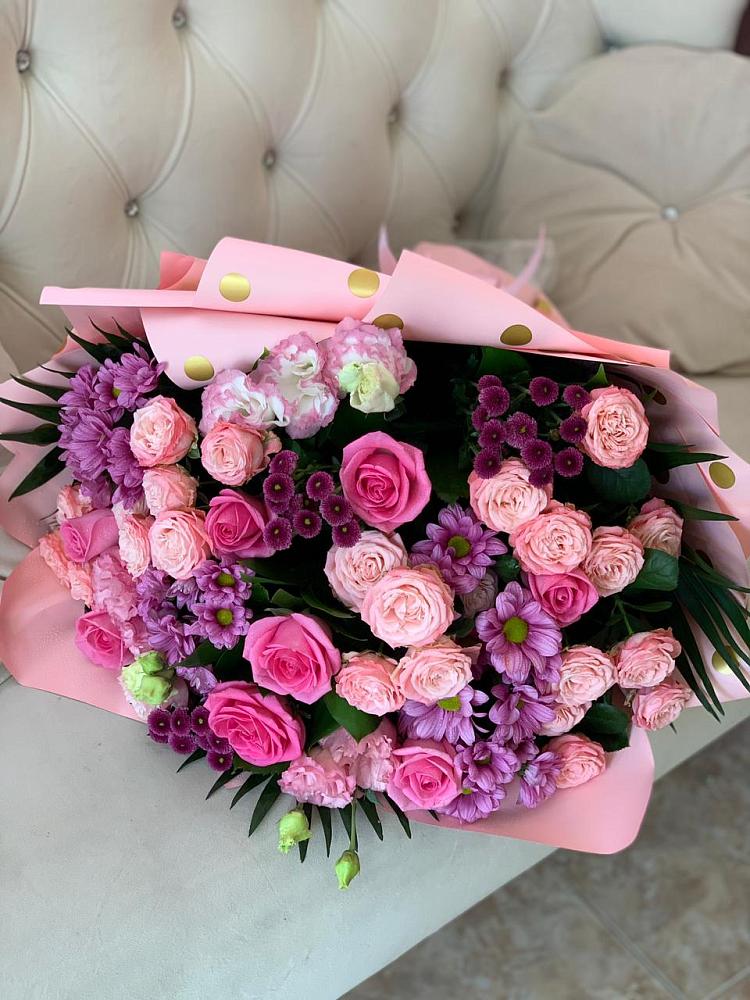 Букет цветов из: Хризантемы, Розы и Лизиантусы в Березовке Воронежской области