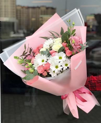 Букет цветов из: Розы, Лизиантусы и Хризантемы в Березовке Воронежской области